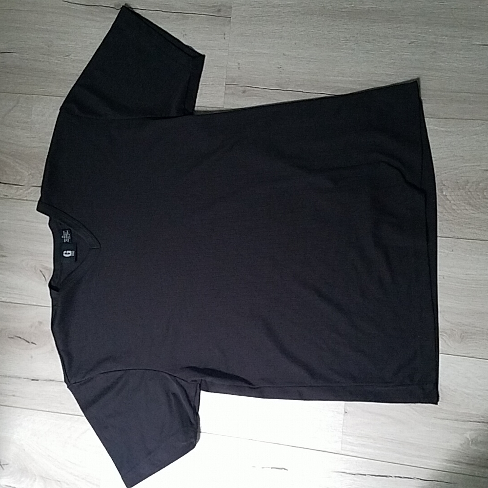 Guess  Vneck Short Sleeved Tshirt